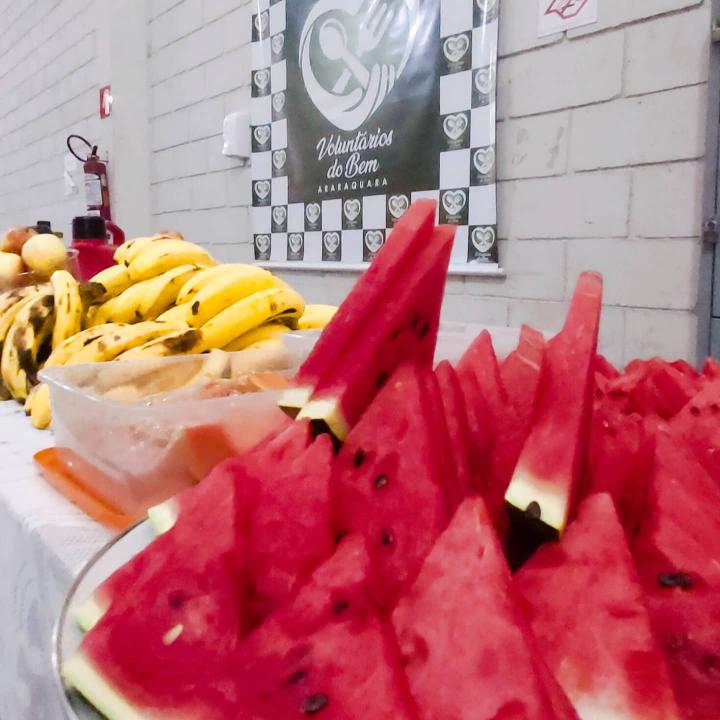 Foto 13 de 14 — Voluntários do Bem fazem café da manhã para coletores de lixo
